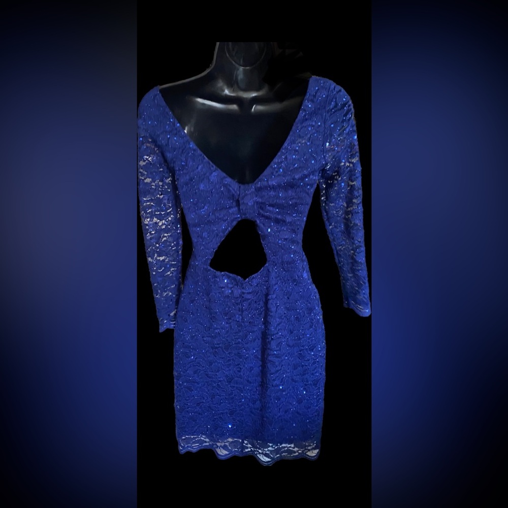 le Chateau LT NAVY Sequin Lace Short Backless Dress, 1/2 Spring Sale - Picture 3 of 4